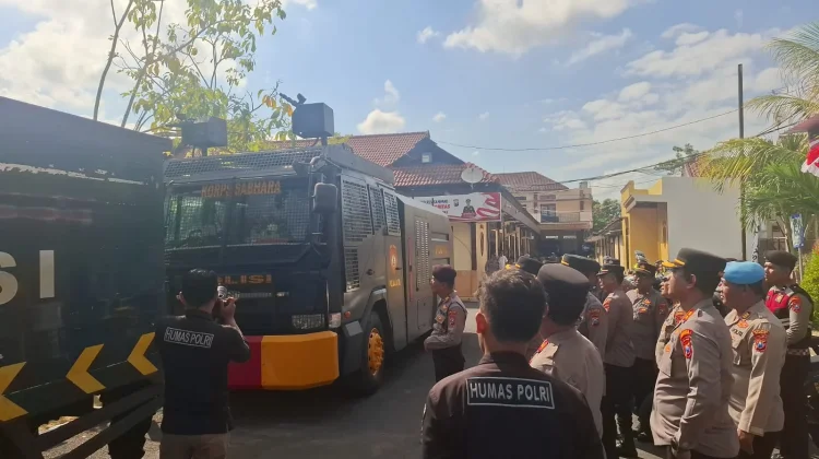 Polres Sampang Cek Armada dan Peralatan Dalmas