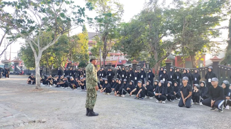 Koramil Bangkalan Bekali 280 Mahasiswa Baru NHM Pendidikan Karakter