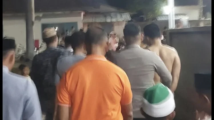 Diduga Mengalami Gangguan Jiwa, Anak Bakar Rumah Orangtua di Sampang