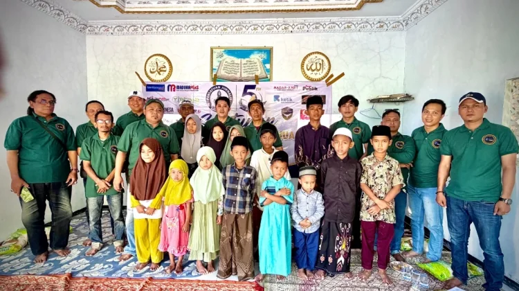 Jurnalis Sampang Beri Santunan untuk Anak Yatim dan Duafa