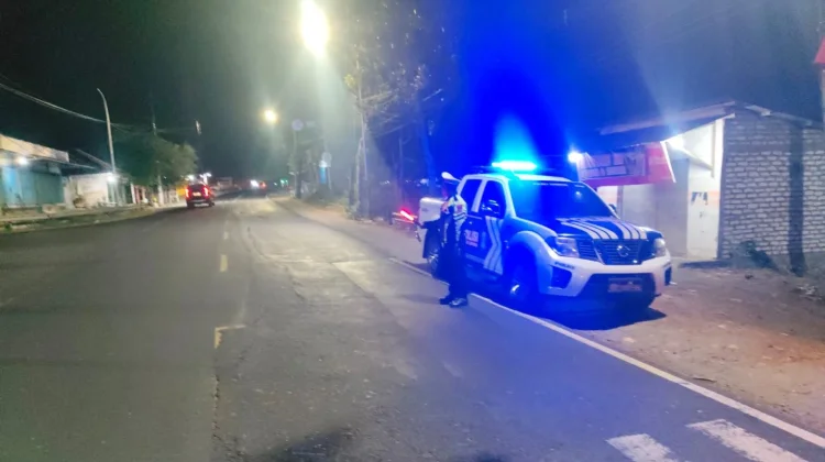 Tekan Angka Kecelakaan, Satlantas Polres Sampang Gelar Blue Light Patrol