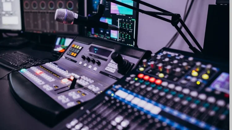 Relevansi Radio di Era Digital