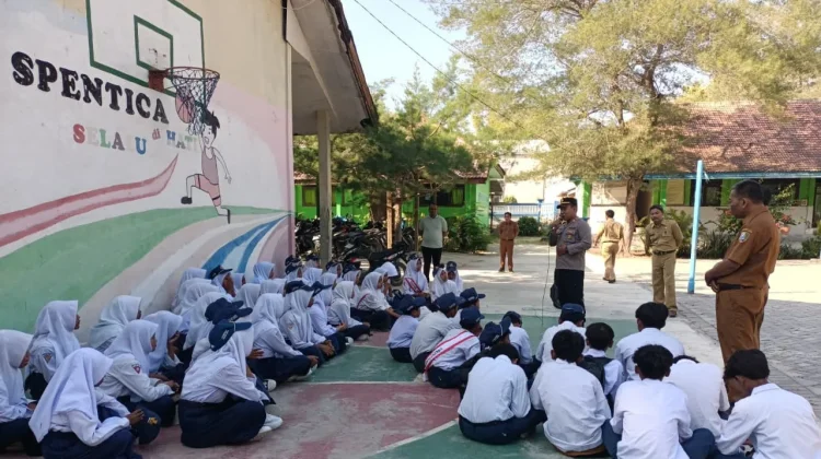 Polisi Edukasi Pelajar Sampang soal Bahaya Perundungan