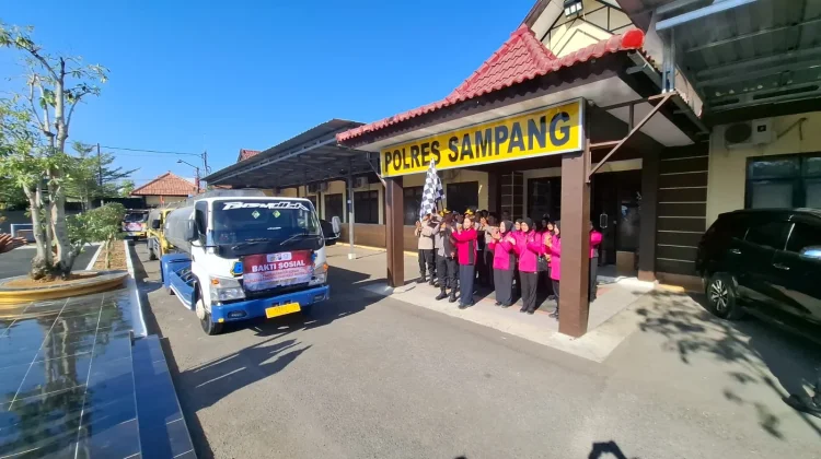 Krisis Air di Sampang, Polisi Kerahkan Truk Tangki Air