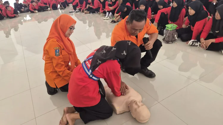 Siswa Sekolah Rakyat Sampang Ikuti Rangkaian Sosialisasi Kebencanaan