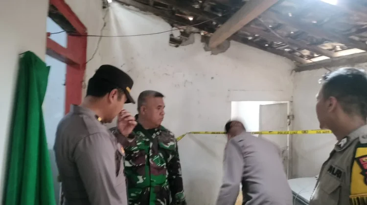 Warga Sampang Ditemukan Tewas Gantung Diri di Kamar Mandi
