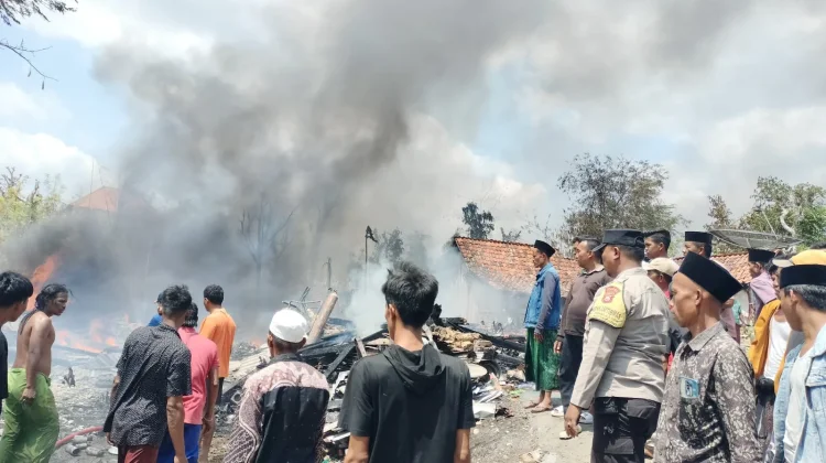 Rumah dan Gudang Rongsok di Sampang Terbakar, Kerugian Diperkirakan Rp100 Juta