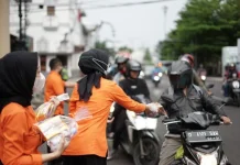 Berbagi Takjil, Jaga Niat dan Ketertiban