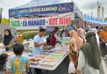 Hujan Deras, Penjual Takjil di Sampang Mengalami Kerugian