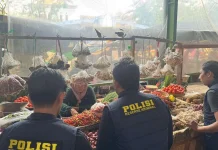 Tim TPID Sampang Pantau Harga Bahan Pangan