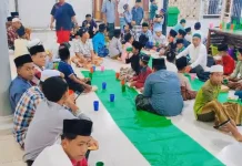 Remaja Masjid di Sampang Gelar Buka Puasa Bersama