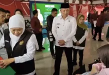 Pasca Serahkan Bansos, Ini Harapan Gubernur Jatim