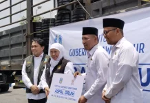 Bantuan Aspal Gubernur Jatim Dimanfaatkan untuk Akses Pesantren di Sampang
