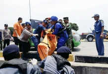 Sinergi TNI AL dan Tim SAR Berhasil Evakuasi Korban KMP Dharma Ferry
