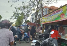 Ramadhan, Warga Sampang Ramai Berburu Takjil
