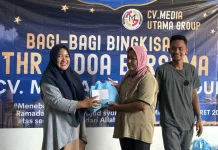 CV Media Utama Gelar Doa Bersama dan Bagikan THR