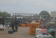 H-3 Lebaran Pelabuhan Tanglok Sampang Dipadati Pemudik