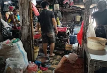 Penggilingan Daging Diserbu Warga jelang Lebaran di Sumenep