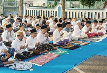 Ribuan Warga Padati Shalat Id di Alun-alun Trunojoyo Sampang