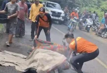 Sigap di Jalan, BPBD Sampang Tangani Motor Terbakar