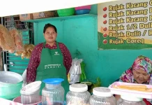 BAZNAS Bantu Kembangkan Usaha Rujak Tradisional di Sampang