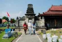 Hari Kartini, DWP dan TP PKK Sampang Ziarah ke Makam Rato Ebuh