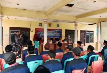 Edukasi Keamanan Laut Lanal Batuporon Disambut Antusias Nelayan Gili Raja