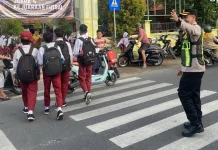 Wakapolres Sampang Pimpin Pengaturan Lalin Pagi