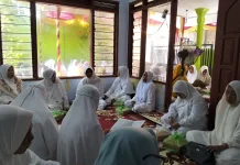 Tradisi Tasyakuran Warnai Keberangkatan CJH Sampang