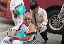 Jemaah Risti Kloter 72 Bangkalan Sempurnakan Umrah dengan Kursi Roda