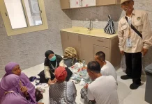Ketua dan Dokter Kloter SUB 67 Visitasi Jamaah di Hotel Mekkah