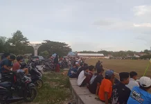 Ribuan Penonton Padati SSC Sampang Big Match Legend