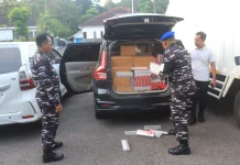 Lanal Batuporon Amankan Ratusan Ball Rokok Ilegal di Akses Suramadu