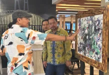 Legislator Jatim Apresiasi Sinergi PWI Pamekasan dan Pelukis Budi Hariyanto