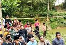 Pengurus Muhammadiyah Bangun Jembatan di Sampang