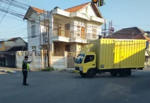 Polres Sampang Jaga Kelancaran Arus Lalu Lintas Pagi