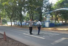 Polres Sampang Atur Lalu Lintas di SMPN 1 Banyuates