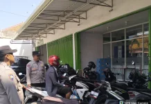 Polres Sampang Jaga Harkamtibmas di Pusat Perbelanjaan