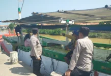Polisi Gelar Patroli di Pelabuhan Tanglok Sampang