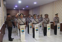 Kapolres Sampang Pimpin Sertijab Pejabat Utama dan Enam Kapolsek