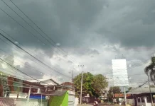 Waspada Potensi Hujan Petir di Madura Hari Ini