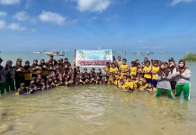 Pupuk Rasa Cinta Lingkungan, SDN Polagan 1 Gelar Aksi Bersih Pantai dan Outbond