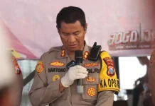 Polres Sampang Salurkan Air Bersih bagi Warga Terdampak Kekeringan