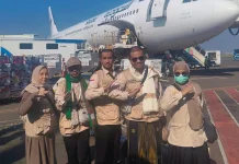 Kloter SUB 67 Asal Sampang Tiba dengan Selamat di Bandara Juanda