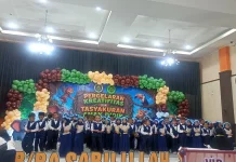 Kreativitas Anak KB-RA Sabilillah Sampang Berkilau di Panggung Kelulusan