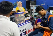 Dari HP Jadul ke Tabungan Haji: Kisah Muzammah Agen BRILink Camplong