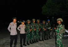 Yonif TP 837 dan Polsek Kamal Gelar Patroli Malam Gabungan