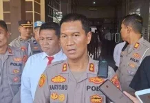 Salurkan Air Bersih, Polres Sampang Pastikan Bukan Sekadar Seremoni