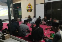 Nobar Pildun dengan Warga, Polres Sampang Sampaikan Pesan Kamtibmas