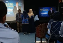 Suasana Haru Warnai Pelepasan Purnabakti Mohammad Arifin di RRI Sumenep